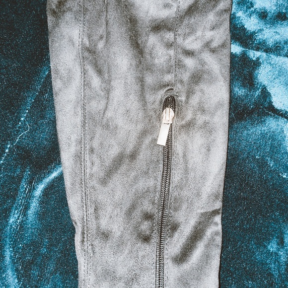 Black Thigh High Boots NEW Never Worn - Picture 2 of 3